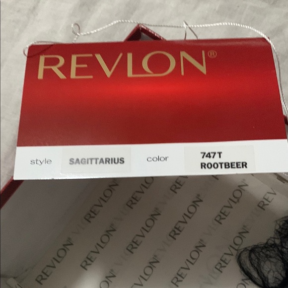 Revlon Brown Layered Hair with Sleek Face-Framing Layers - Picture 3 of 12